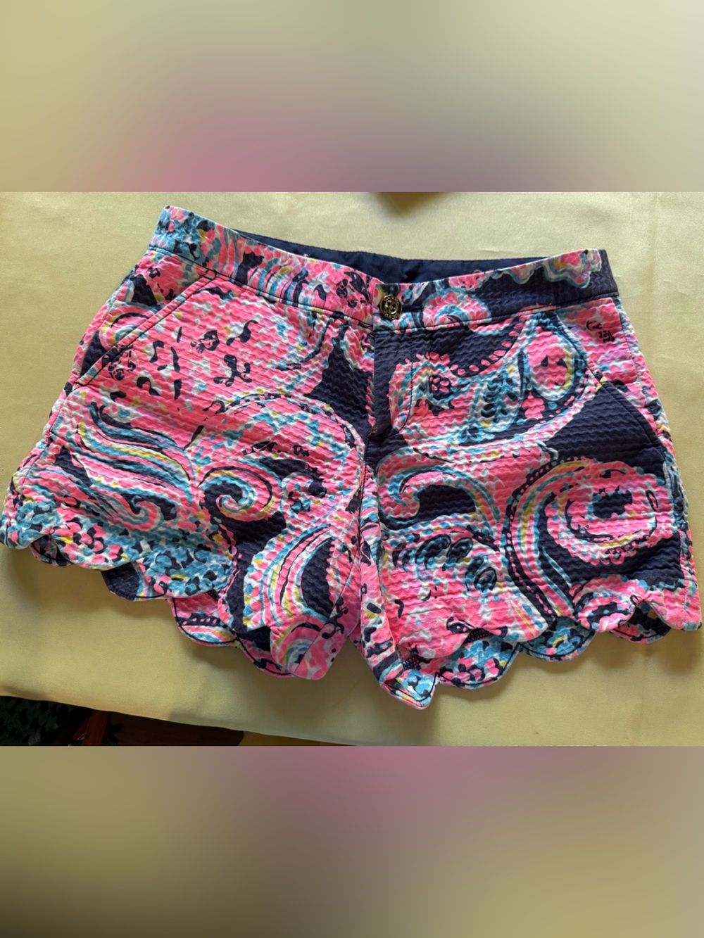 Lilly Pulitzer Pink & Navy Scallop Hem Printed Women’s Shorts
